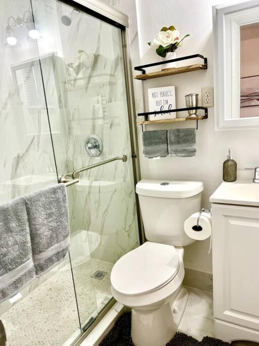 Intimate Casita Mia Minutes Away From Airport, Calle 8, Brickell, Coral Gables, The Beach And More! Miami Dış mekan fotoğraf