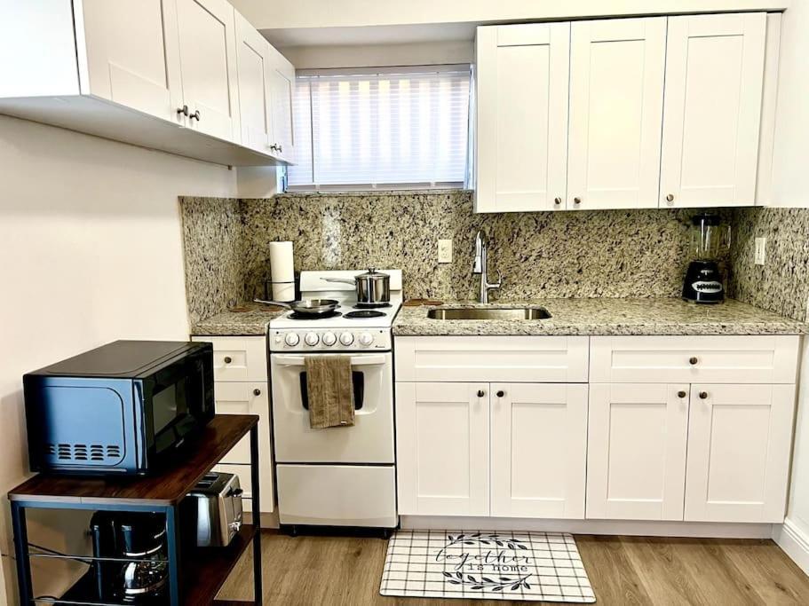 Intimate Casita Mia Minutes Away From Airport, Calle 8, Brickell, Coral Gables, The Beach And More! Miami Dış mekan fotoğraf