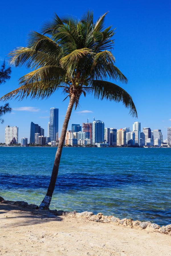Intimate Casita Mia Minutes Away From Airport, Calle 8, Brickell, Coral Gables, The Beach And More! Miami Dış mekan fotoğraf
