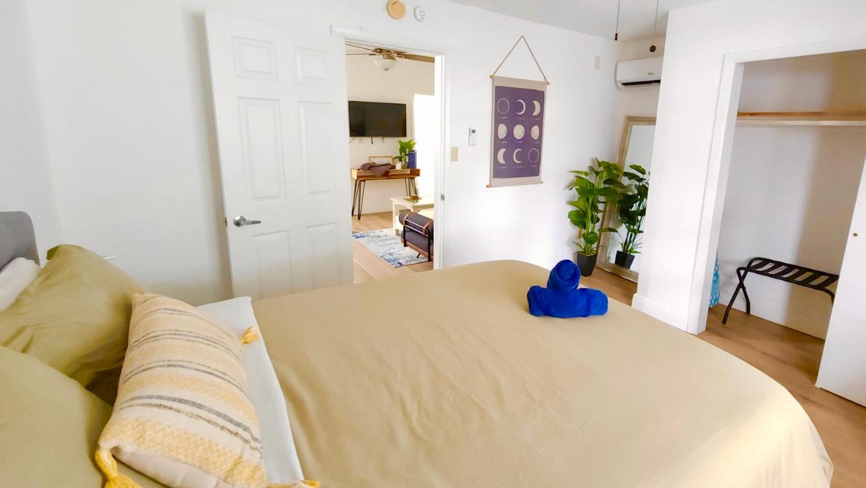 Intimate Casita Mia Minutes Away From Airport, Calle 8, Brickell, Coral Gables, The Beach And More! Miami Dış mekan fotoğraf